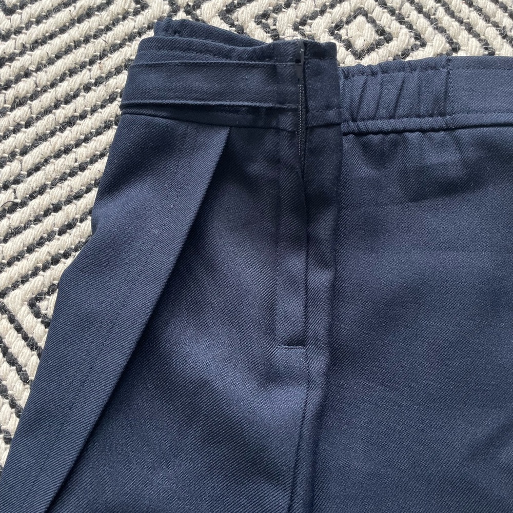 Navy skort! - Picture 5 of 5